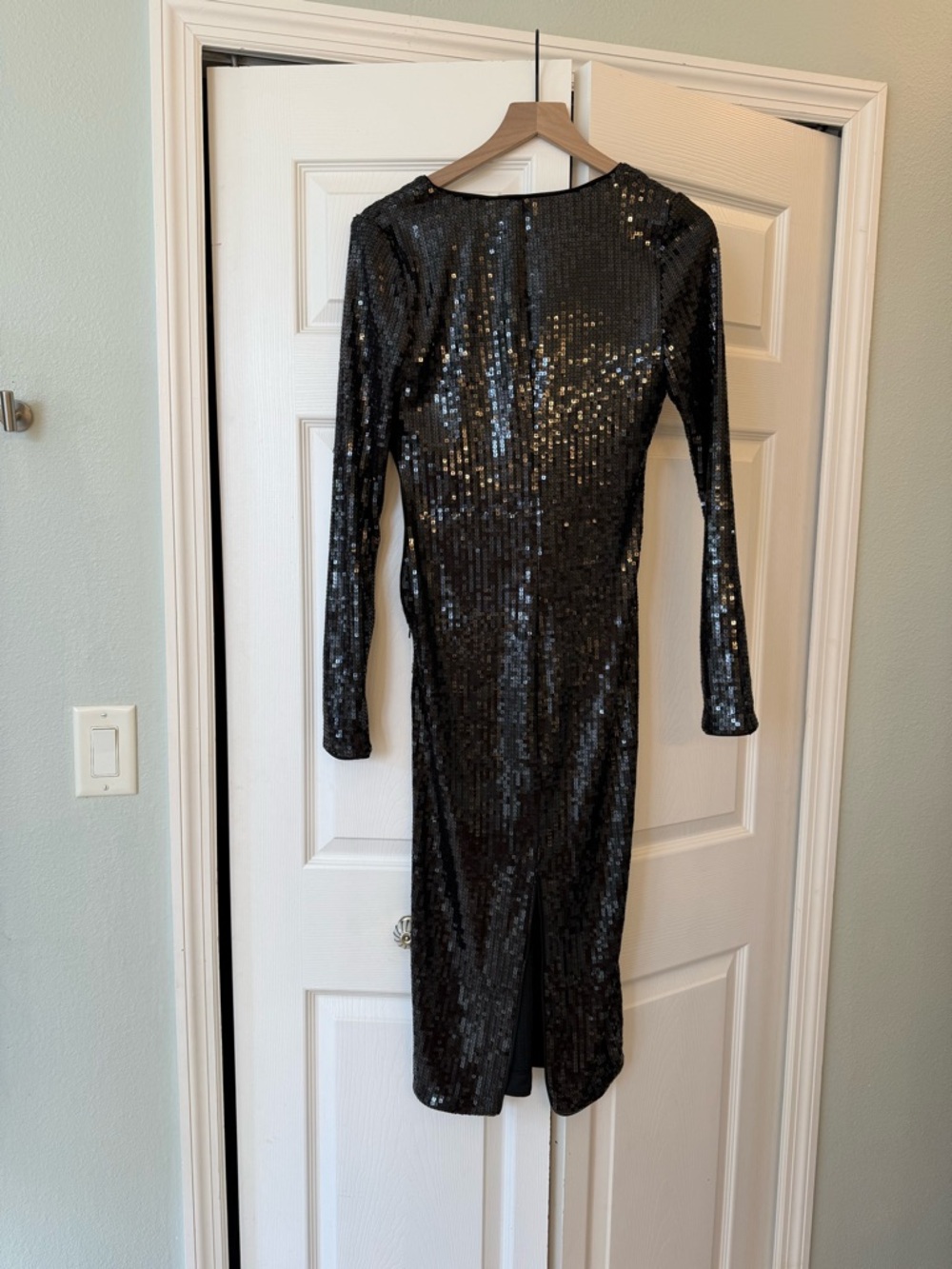 Good American Deep V-Neck Black Sequin Midi Dress S - Picture 5 of 9